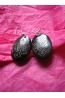 BO7023 Boucle d oreille os de buffle croix tibetaine noire